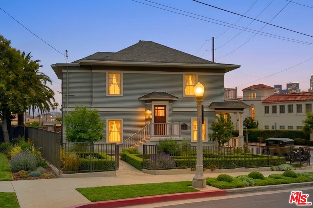Property photo for 600 E Edgeware Rd, Los Angeles, CA