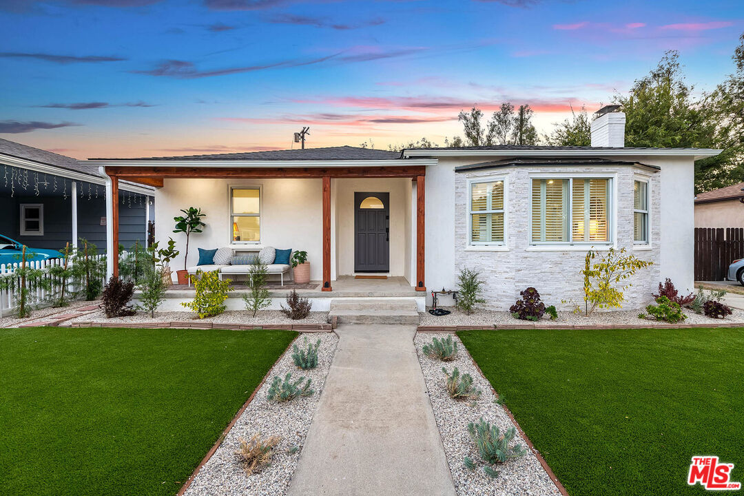 Property photo for 8729 Mcconnell Ave, Los Angeles, CA