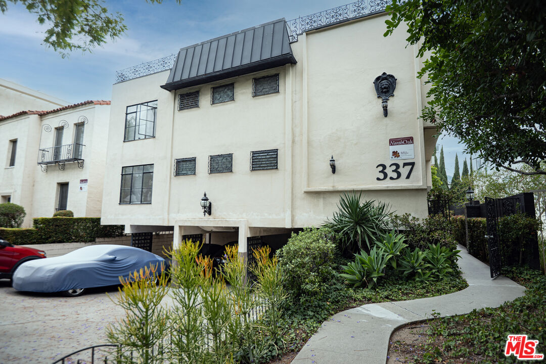 Property photo for 337 N Palm Dr, Beverly Hills, CA