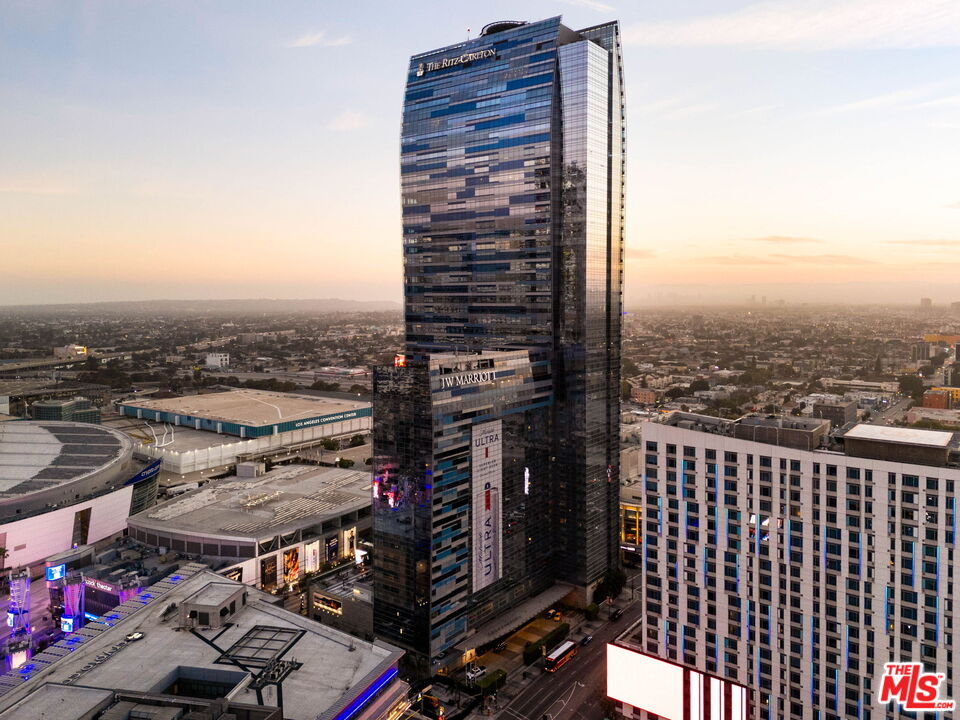 Property photo for 900 W Olympic Blvd, #42E, Los Angeles, CA