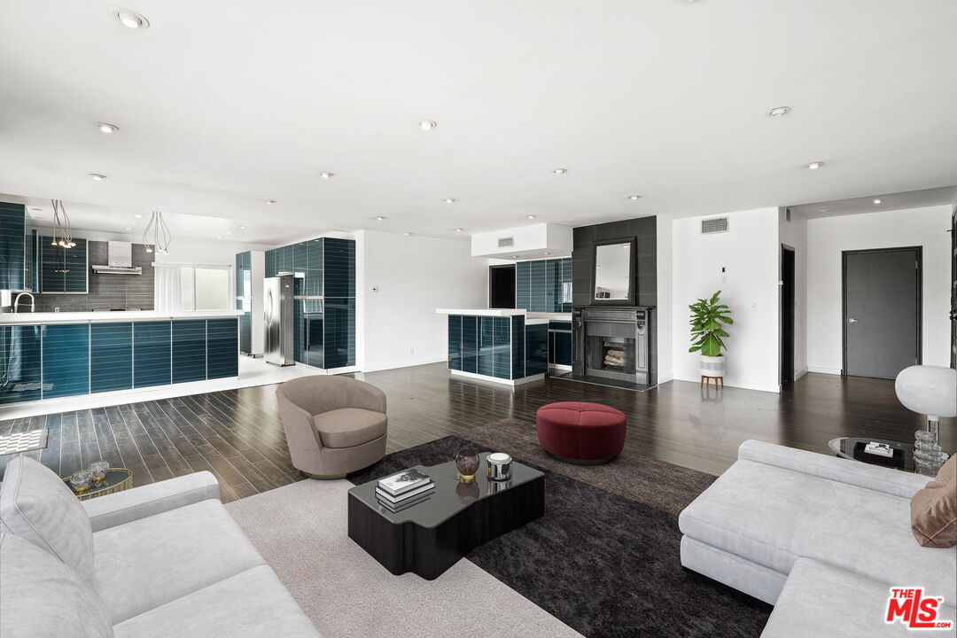 Property photo for 825 S Le Doux Rd, #303, Los Angeles, CA