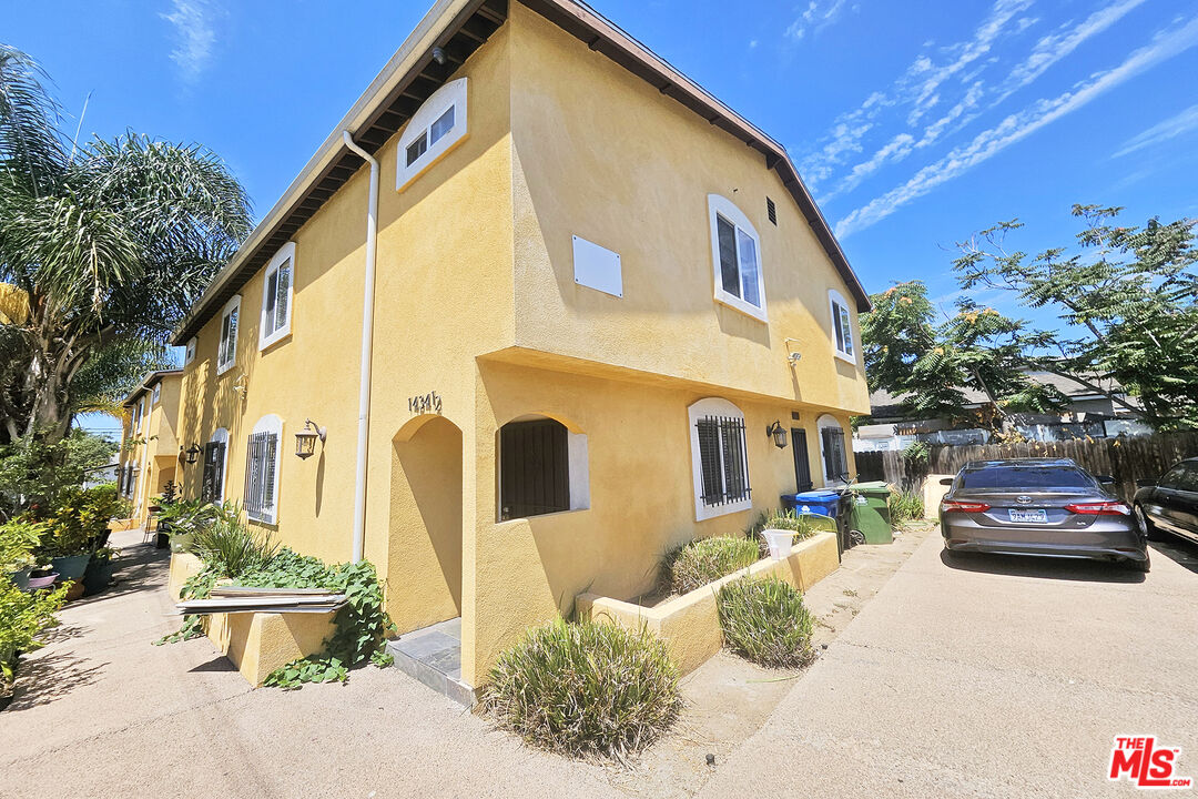 Property photo for 1434 1/2 Ricardo St, Los Angeles, CA