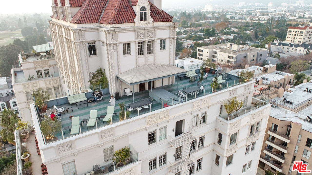 Property photo for 450 N Rossmore Ave, #A, Los Angeles, CA