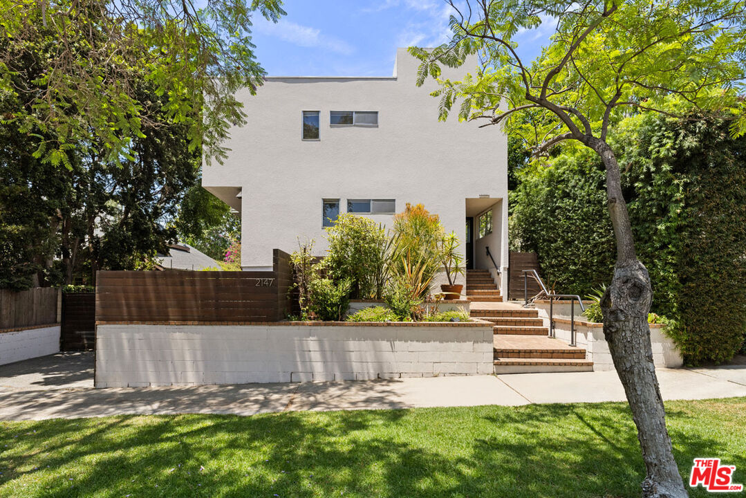 Property photo for 2147 N Beachwood Dr, #5, Los Angeles, CA