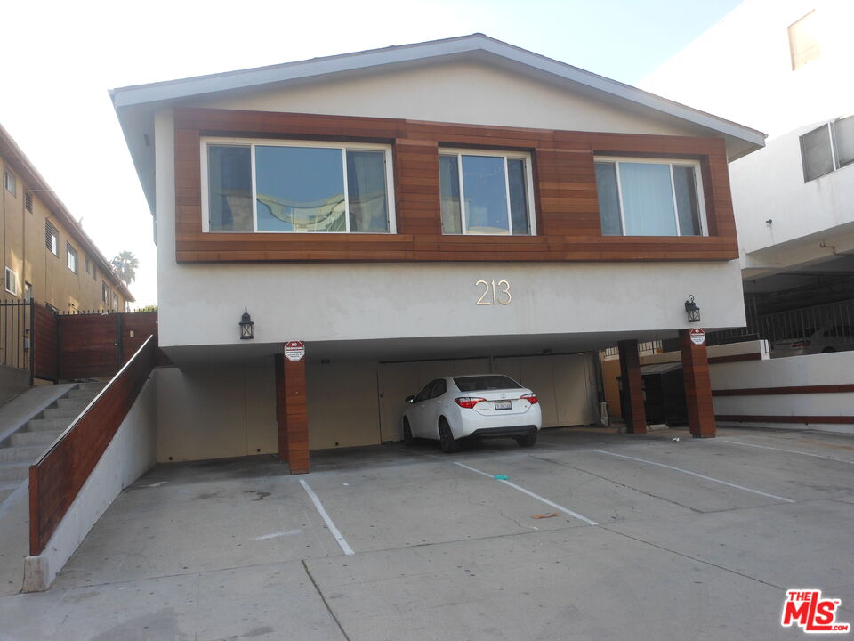 Property photo for 213 S Alexandria AVE, #10, Los Angeles, CA