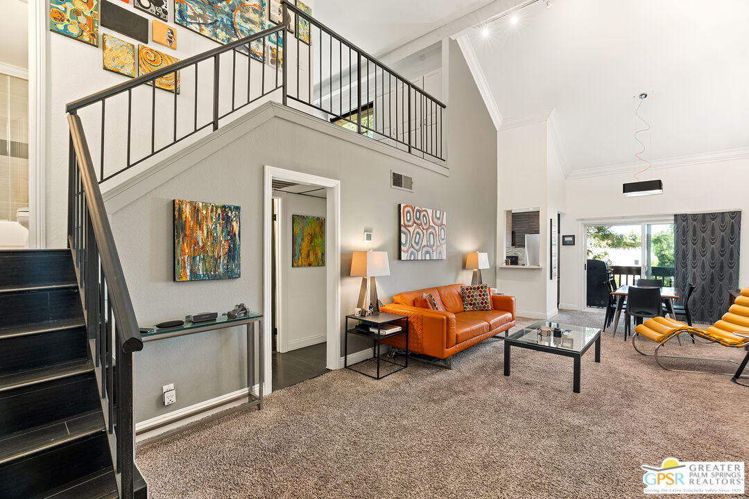 Property photo for 10306 Summertime Ln, Culver City, CA