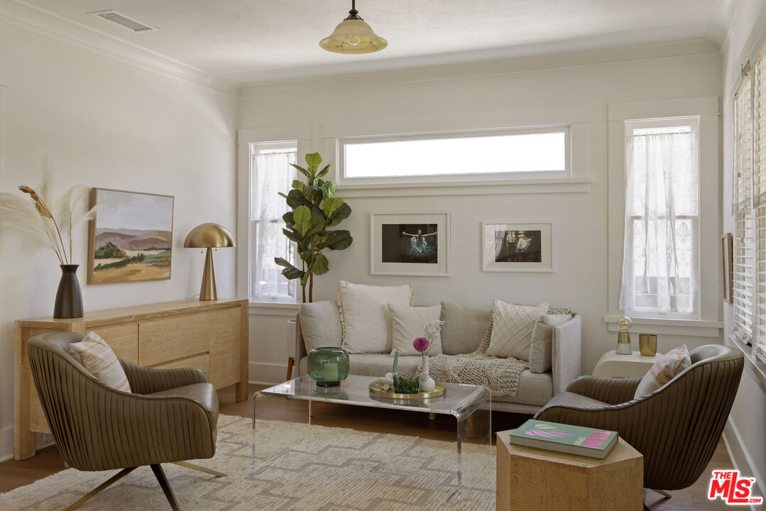 Property photo for 2955 8th Ave, Los Angeles, CA