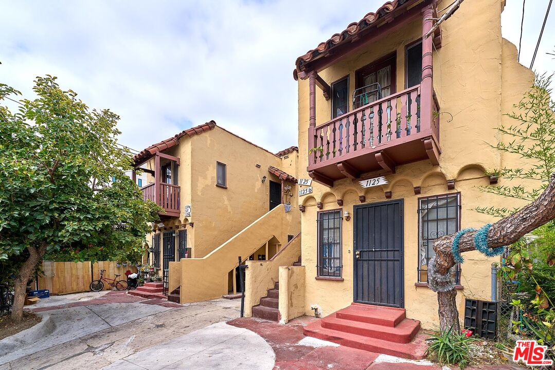 Property photo for 1125 S Ardmore Ave, Los Angeles, CA