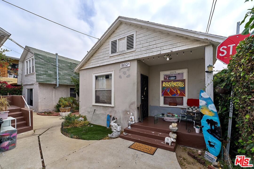 Property photo for 1800 S New England St, Los Angeles, CA
