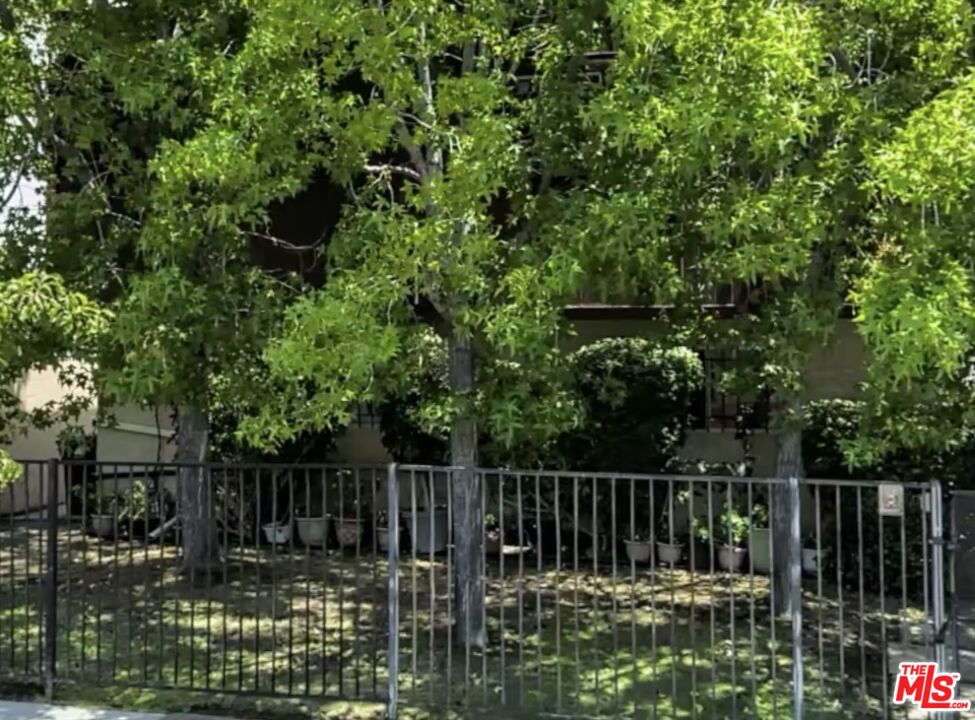 Property photo for 2946 S Western Ave, Los Angeles, CA