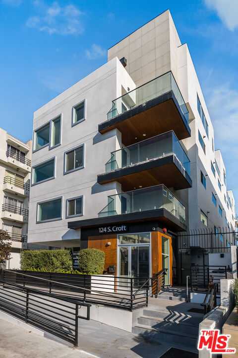 Property photo for 124 S Croft Ave, #303, Los Angeles, CA