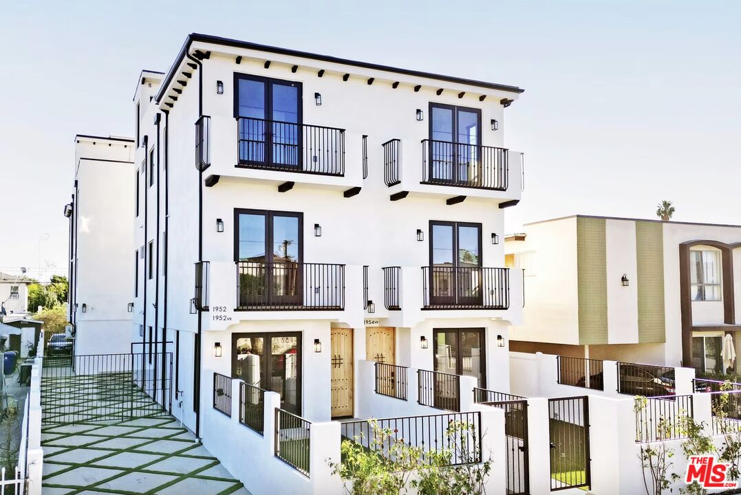 Property photo for 1952 S Garth Ave, #1/2, Los Angeles, CA