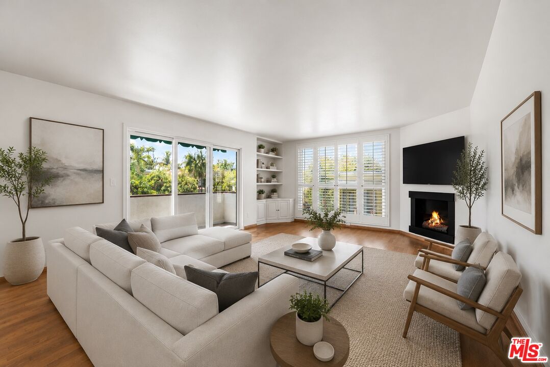 Property photo for 1127 10th St, #201, Santa Monica, CA