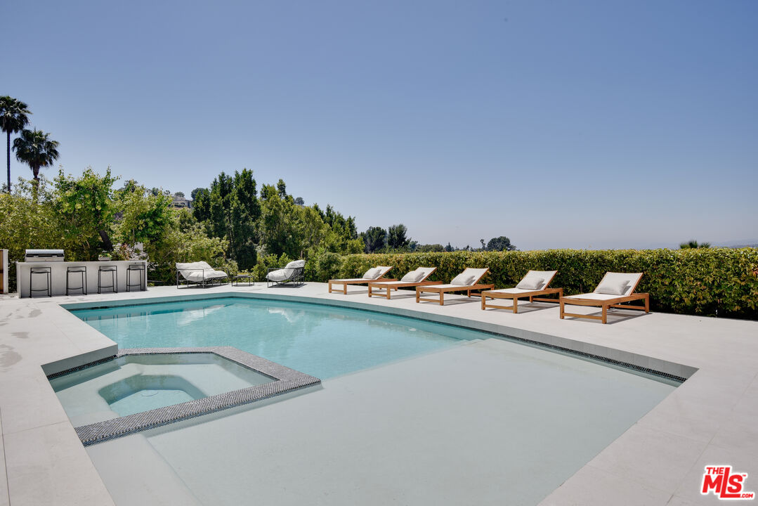 Property photo for 8908 Alto Cedro Dr, Beverly Hills, CA