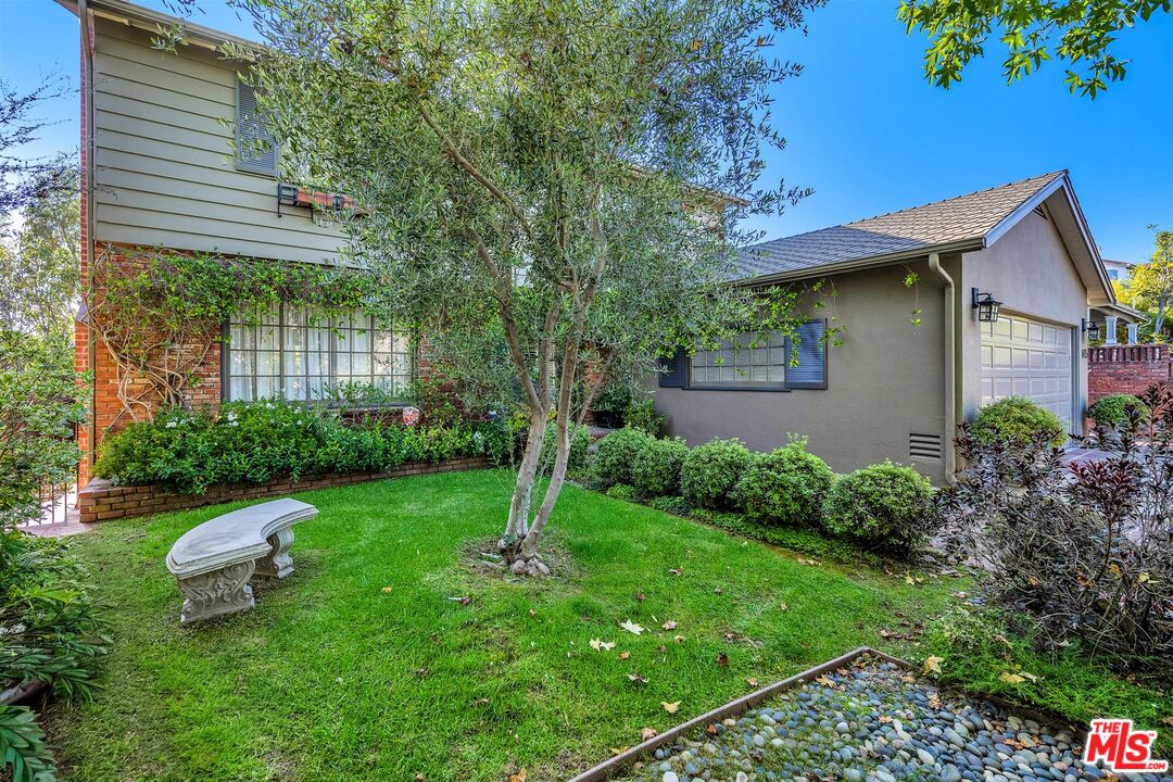 Property photo for 415 N Bonhill Rd, Los Angeles, CA