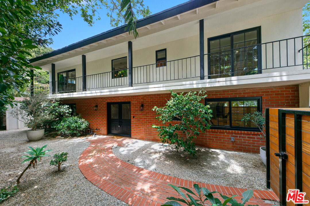 Property photo for 30601 Sicomoro Dr, Malibu, CA