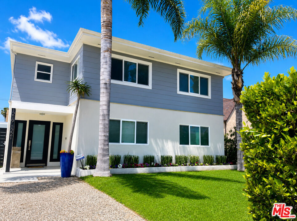 Property photo for 1219 S Burnside Ave, Los Angeles, CA