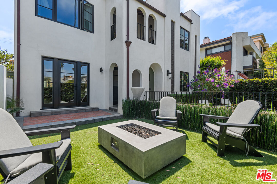 Property photo for 928 Lincoln Blvd, #A, Santa Monica, CA