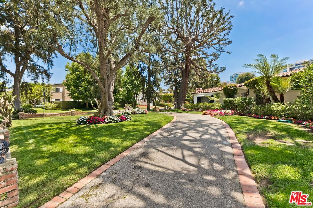 Property photo for 800 Warner Ave, Los Angeles, CA