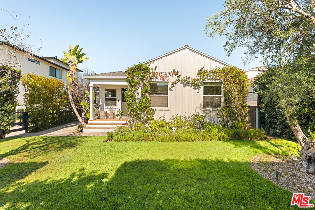 Property photo for 7560 Mcconnell Ave, Los Angeles, CA