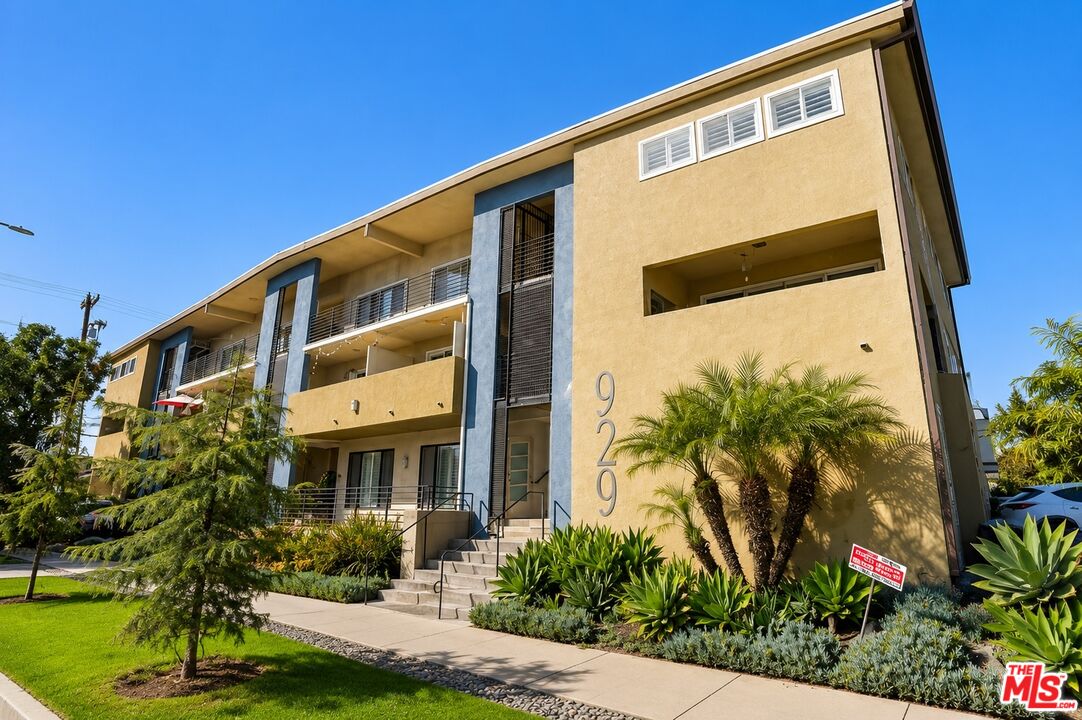 Property photo for 929 Idaho Ave, #6, Santa Monica, CA