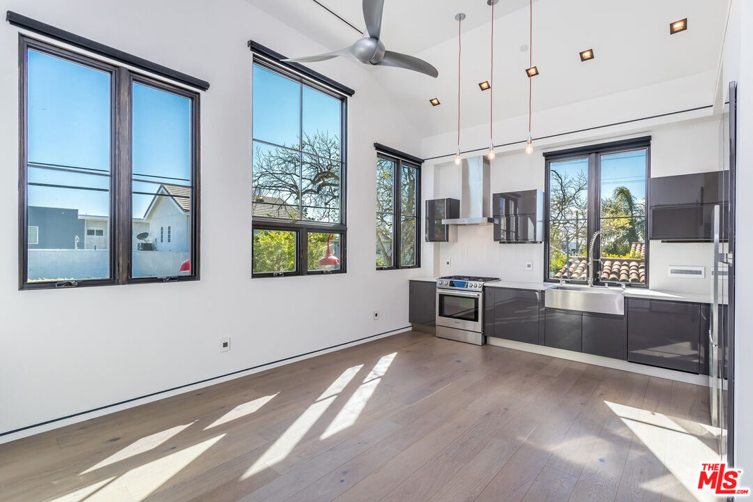 Property photo for 8101 Clinton St, Los Angeles, CA