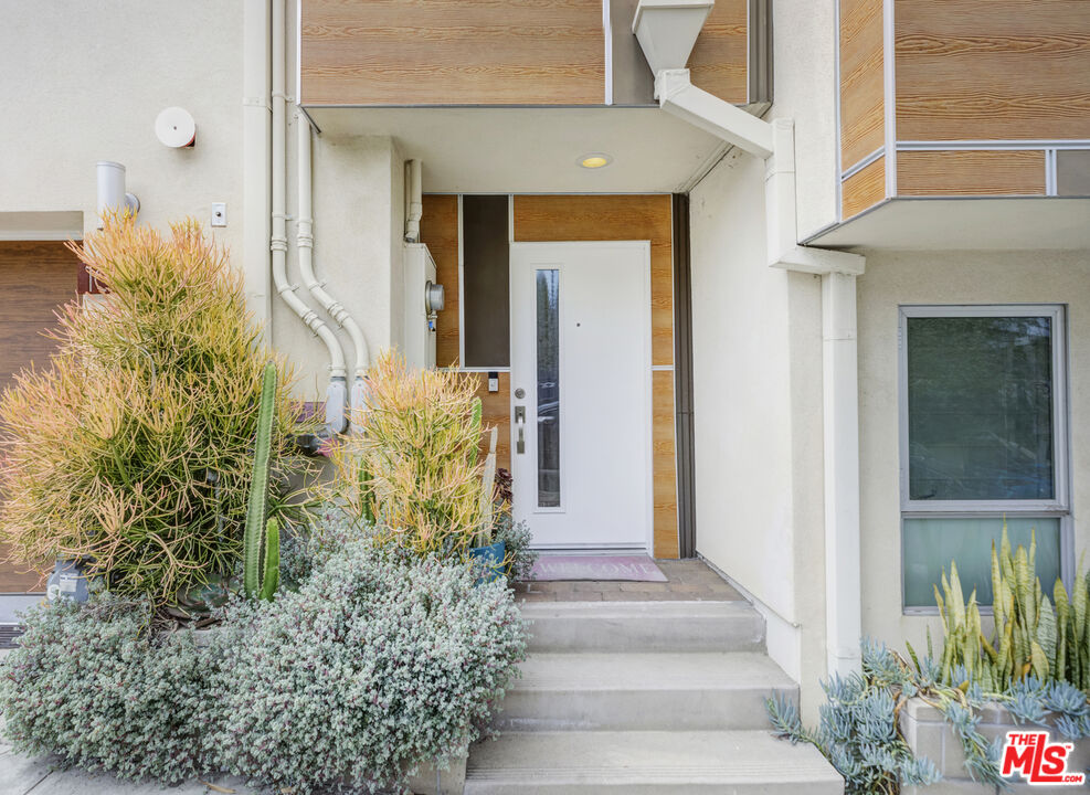 Property photo for 1045 Manzanita St, Los Angeles, CA