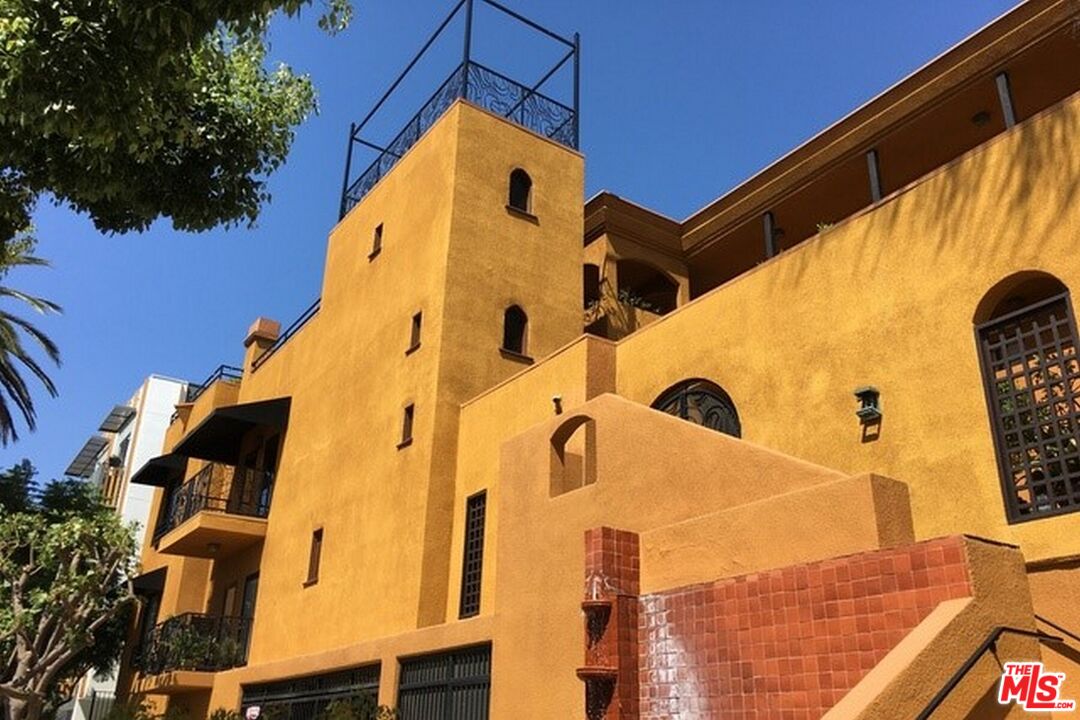 Property photo for 828 N Hudson Ave, #207, Los Angeles, CA