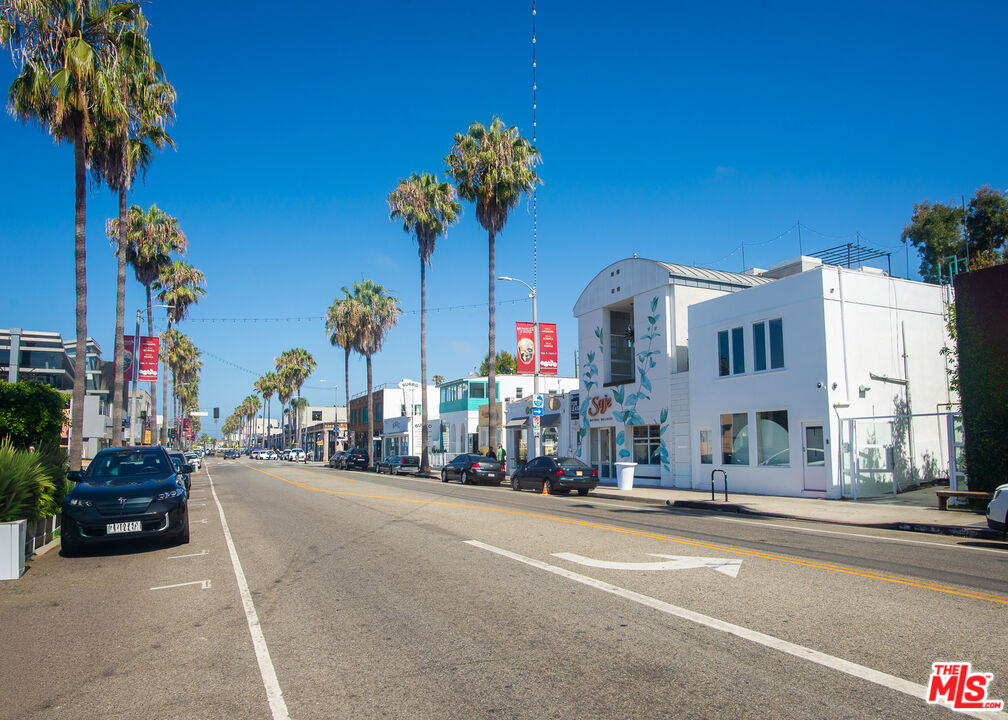 Property photo for 1423 Abbot Kinney Blvd, Los Angeles, CA