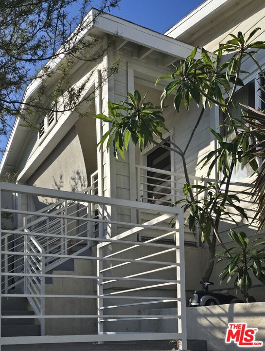 Property photo for 919 Isabel St, Los Angeles, CA