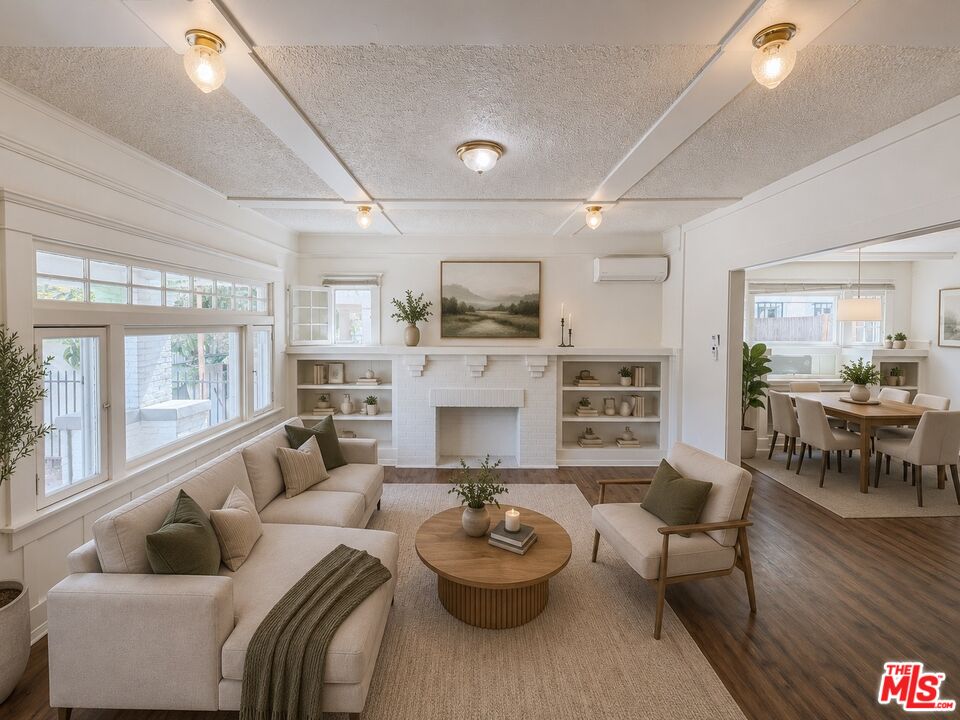 Property photo for 860 W 56th St, Los Angeles, CA