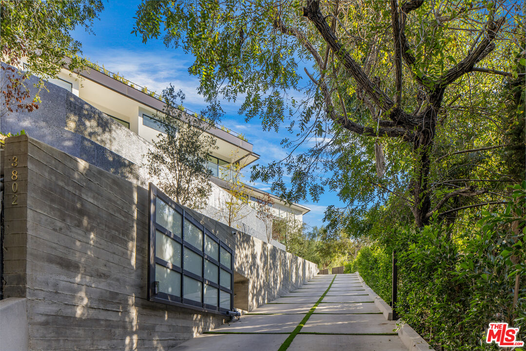 Property photo for 3802 Hollyline Ave, Los Angeles, CA