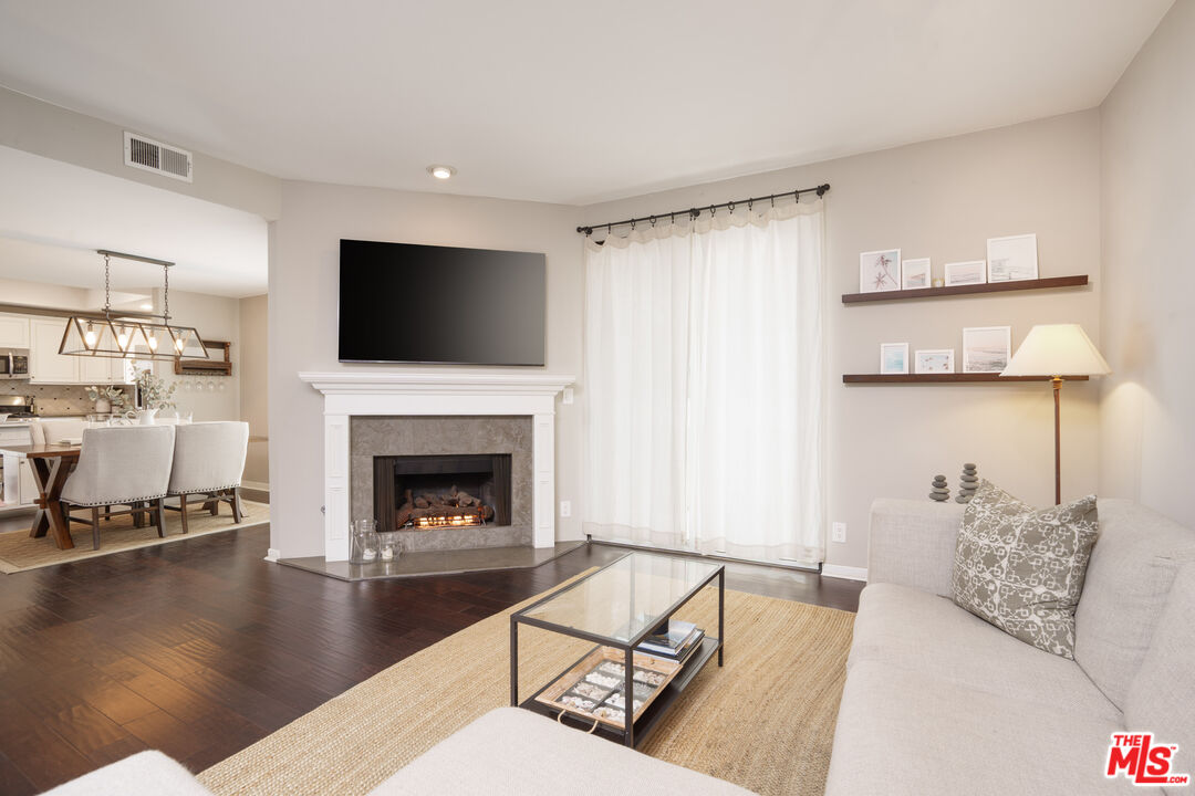 Property photo for 11954 Mayfield Ave, #6, Los Angeles, CA