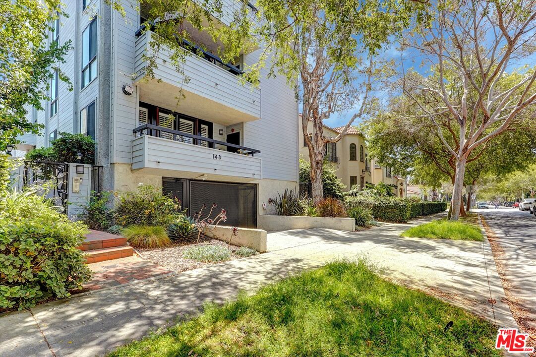 Property photo for 148 S Crescent Dr, #101, Beverly Hills, CA