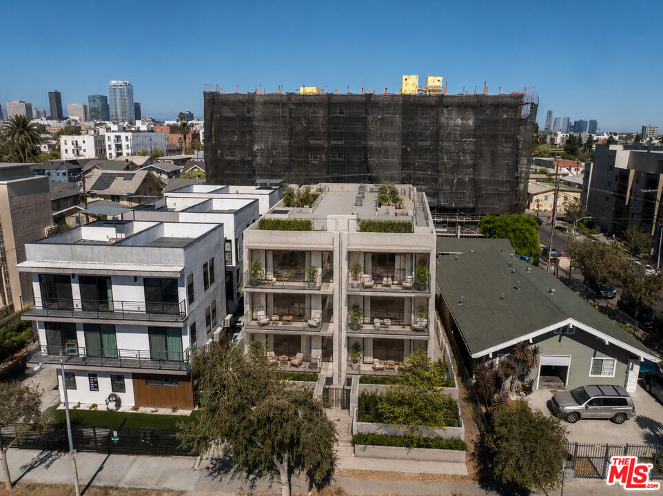 Property photo for 932 S Harvard Blvd, Los Angeles, CA