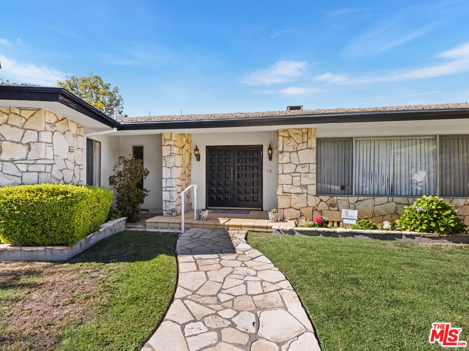 Property photo for 1120 Maybrook Dr, Los Angeles, CA