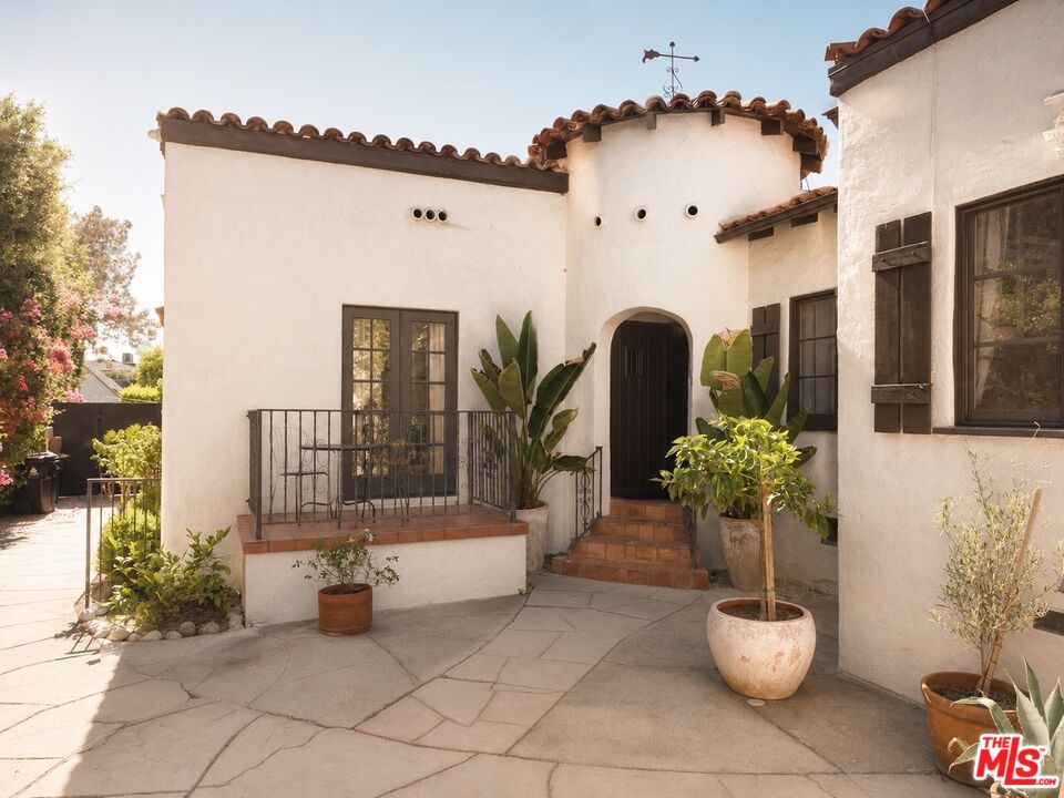 Property photo for 830 N Gardner Street St, #1/2, Los Angeles, CA