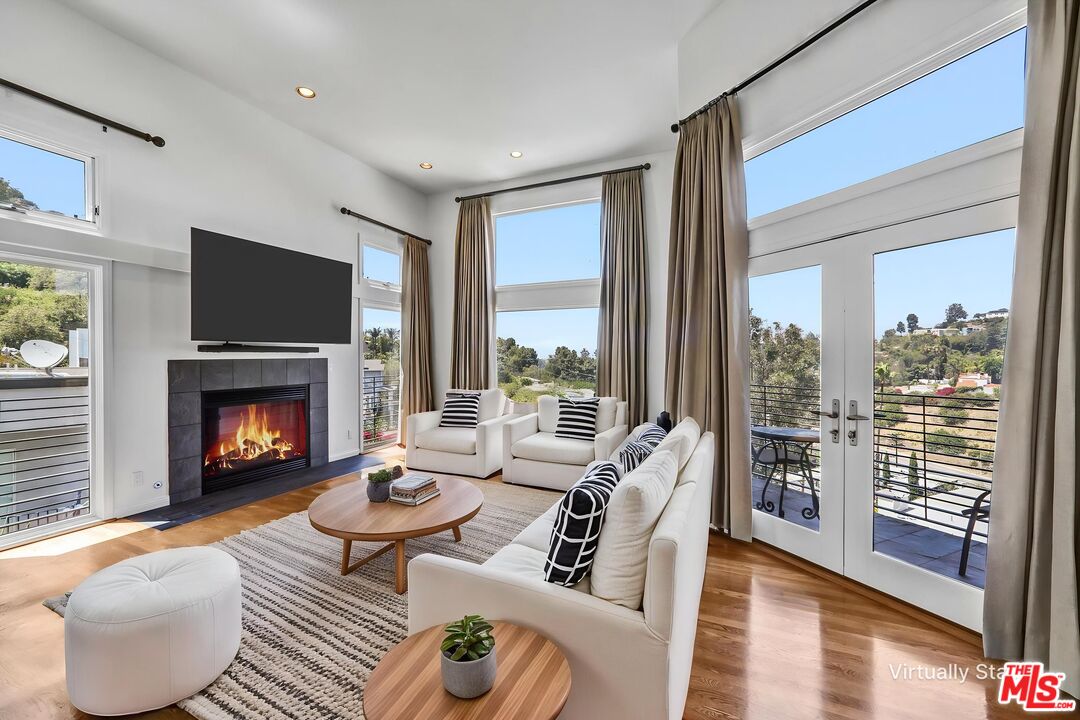 Property photo for 6852 Woody Trl, Los Angeles, CA