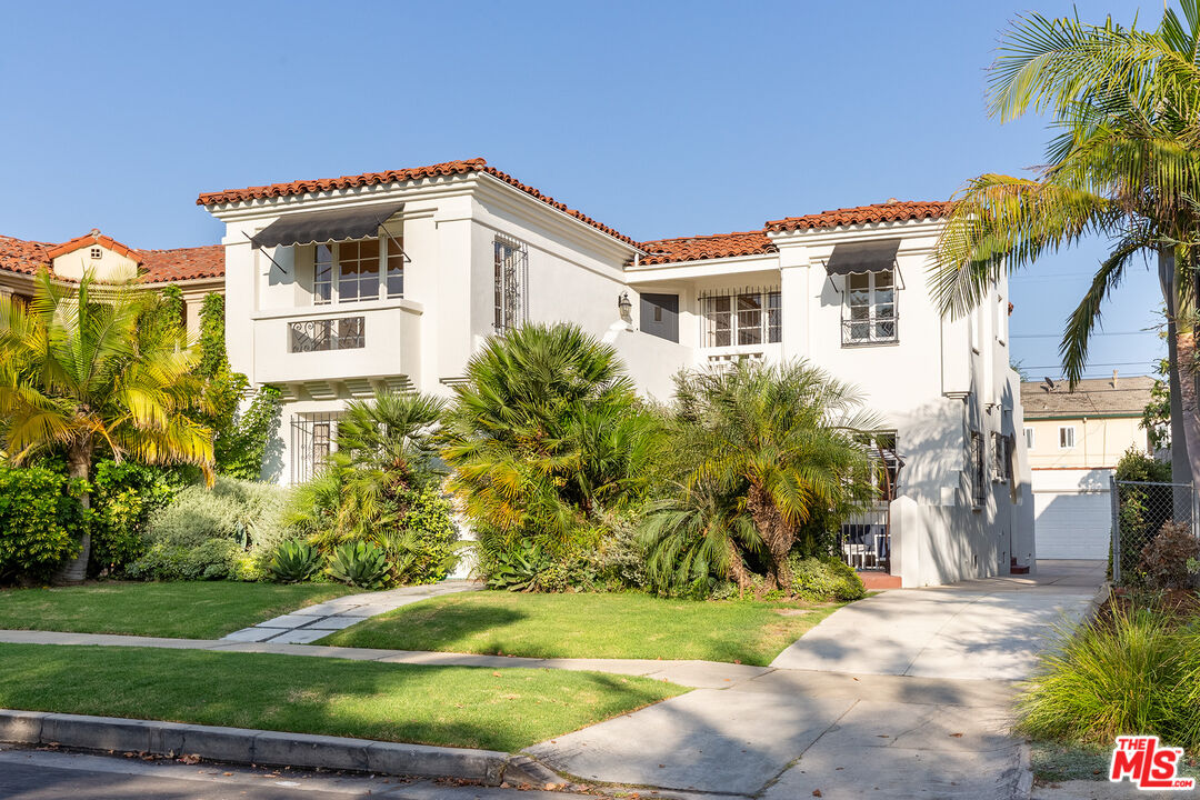 Property photo for 1136 S HAYWORTH AVE, Los Angeles, CA