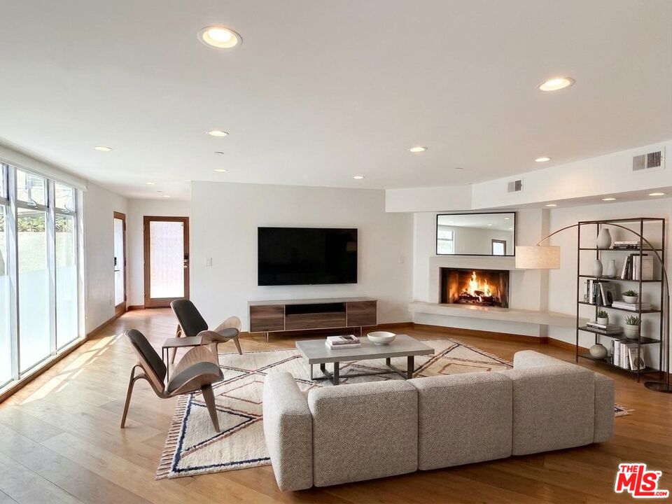 Property photo for 512 Brooks Ave, #6, Los Angeles, CA