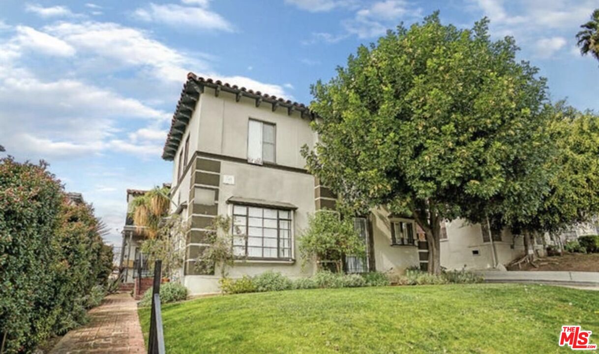 Property photo for 127 N Catalina St, #3, Los Angeles, CA