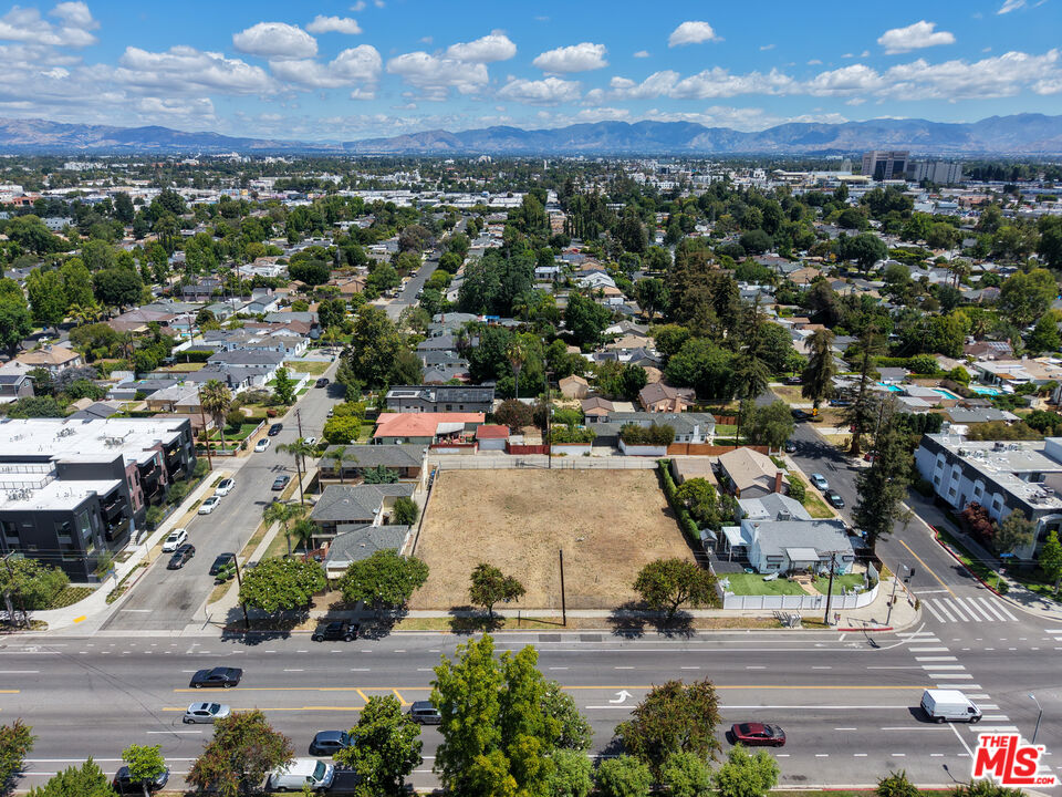 Property photo for 14715 Burbank Blvd, Los Angeles, CA