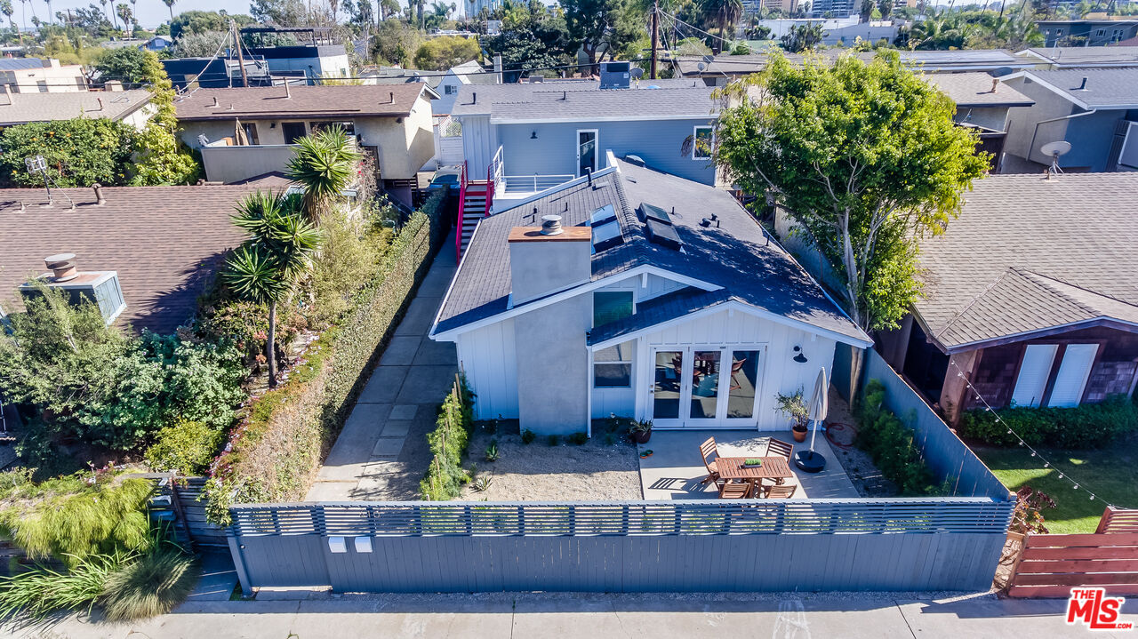Property photo for 610 Victoria Ave, #B, Venice, CA