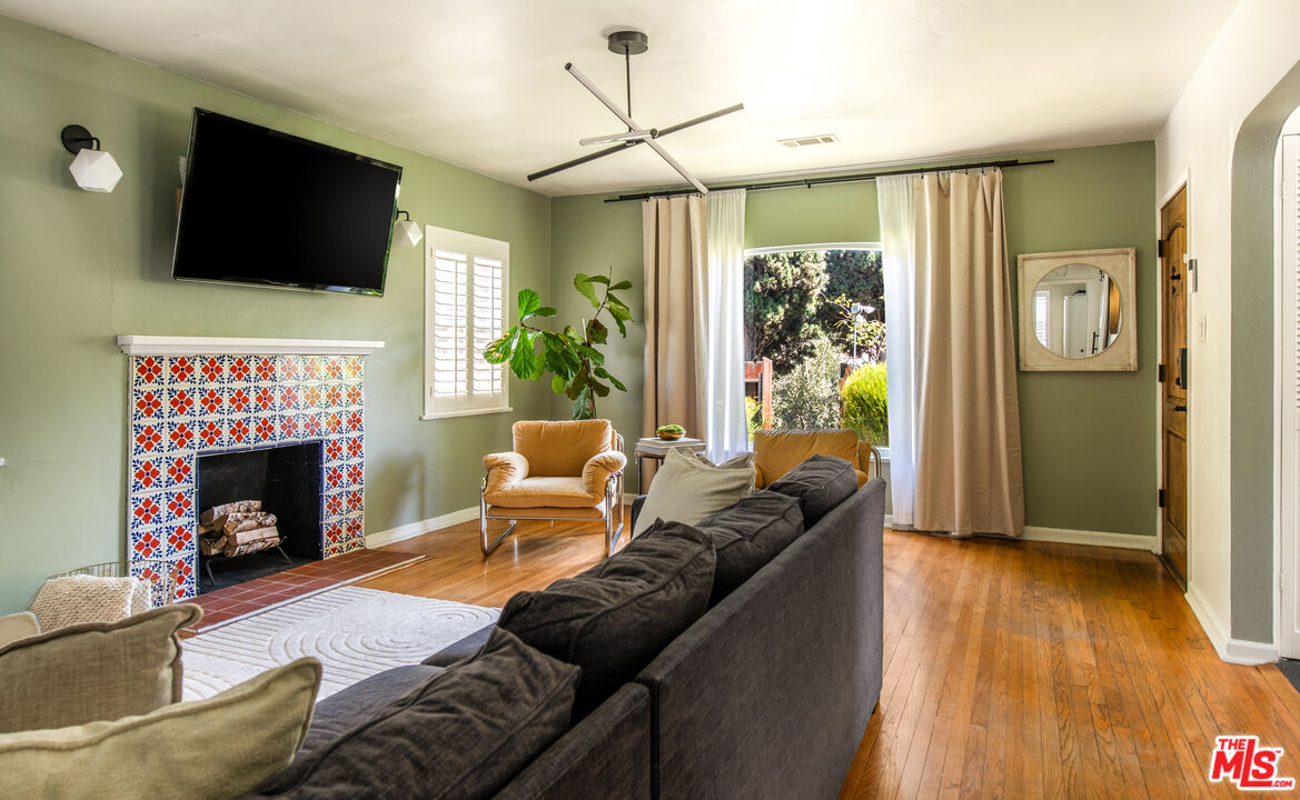 Property photo for 3209 Bennett Dr, Los Angeles, CA