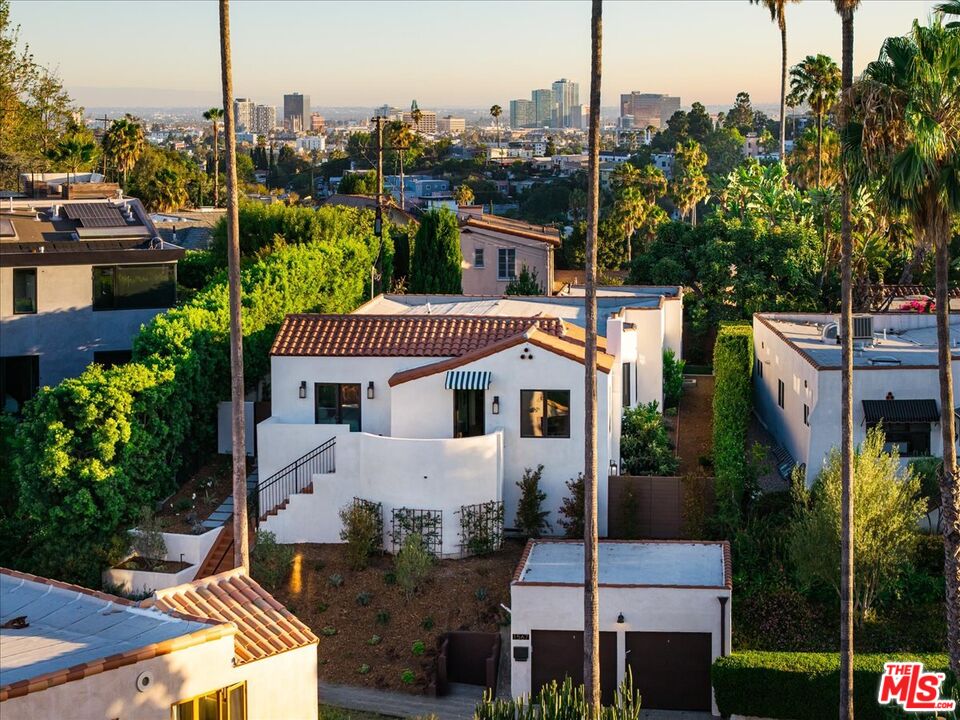 Property photo for 1565 Murray Cir, Los Angeles, CA