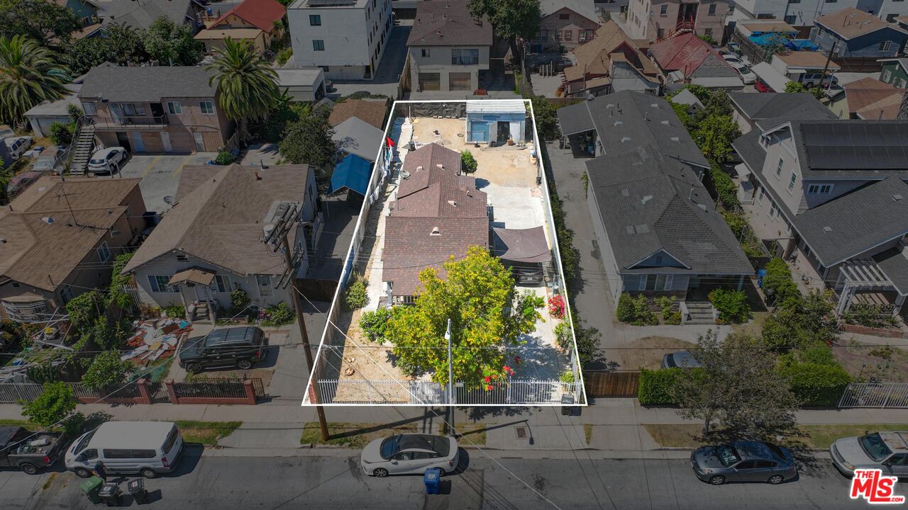 Property photo for 1525 W 37th St, Los Angeles, CA