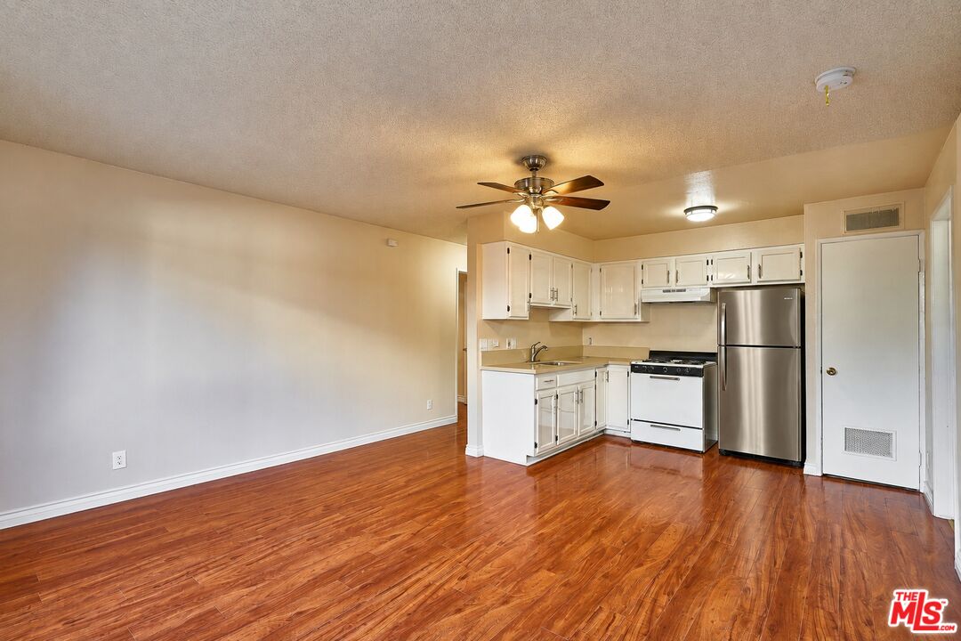 Property photo for 820 S St Andrews Pl, #203, Los Angeles, CA