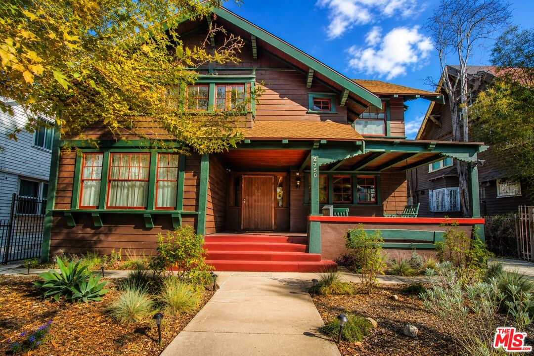 Property photo for 2750 Raymond Ave, Los Angeles, CA