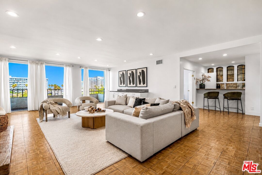 Property photo for 339 N Palm Dr, #504, Beverly Hills, CA