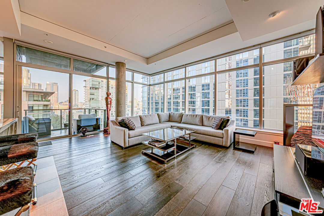 Property photo for 1155 S Grand Ave, #1317, Los Angeles, CA
